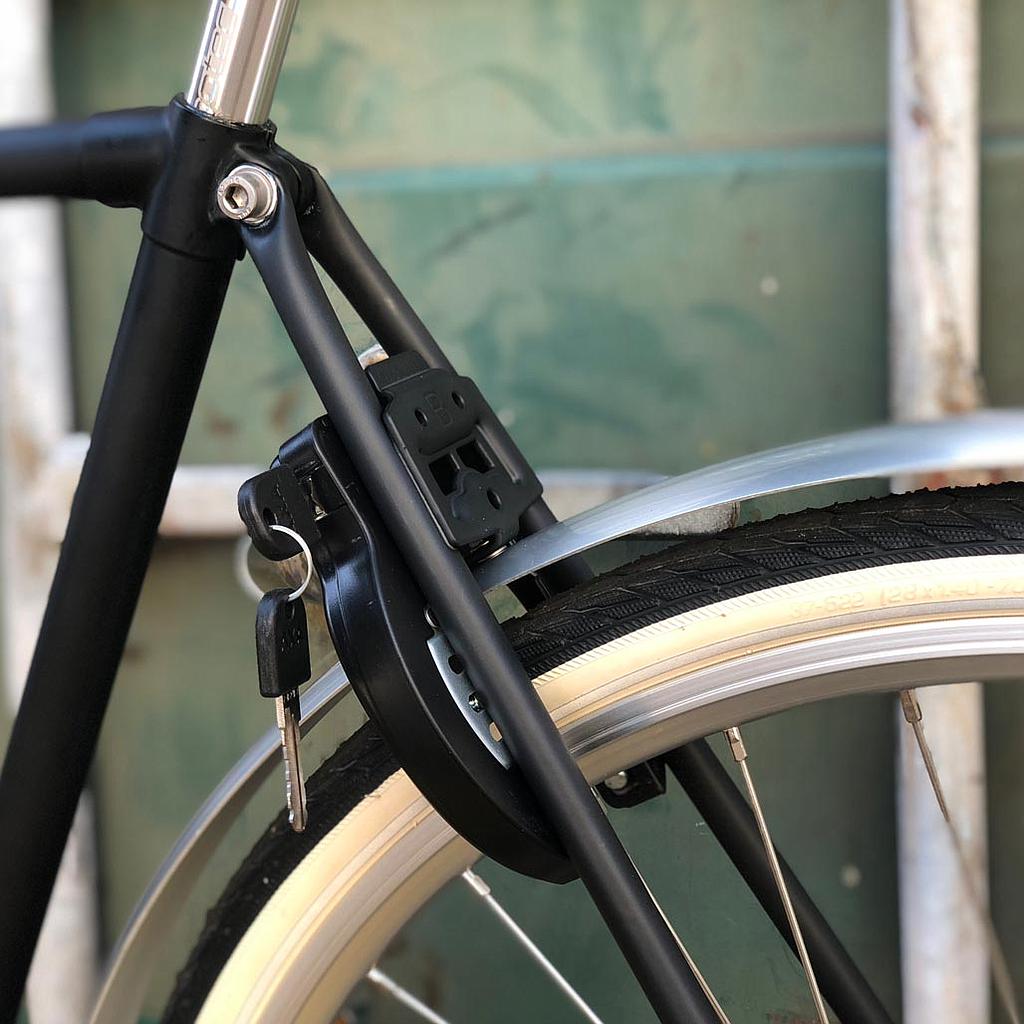 The lock is already assembled and you are ready to ride the change with our Roetz Click & GO!