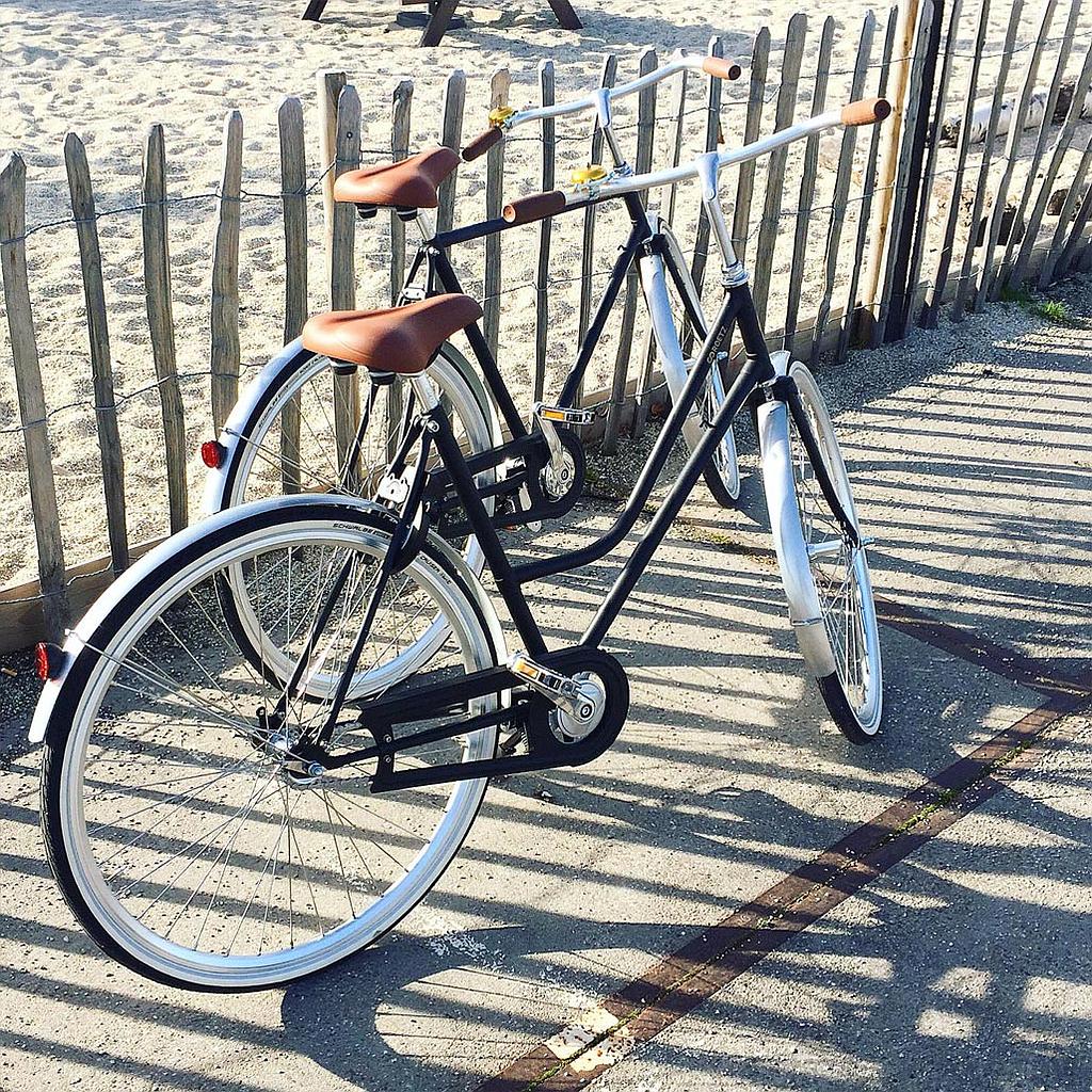 The Roetz Road Men Click & GO is made in matt black and also available for Ladies